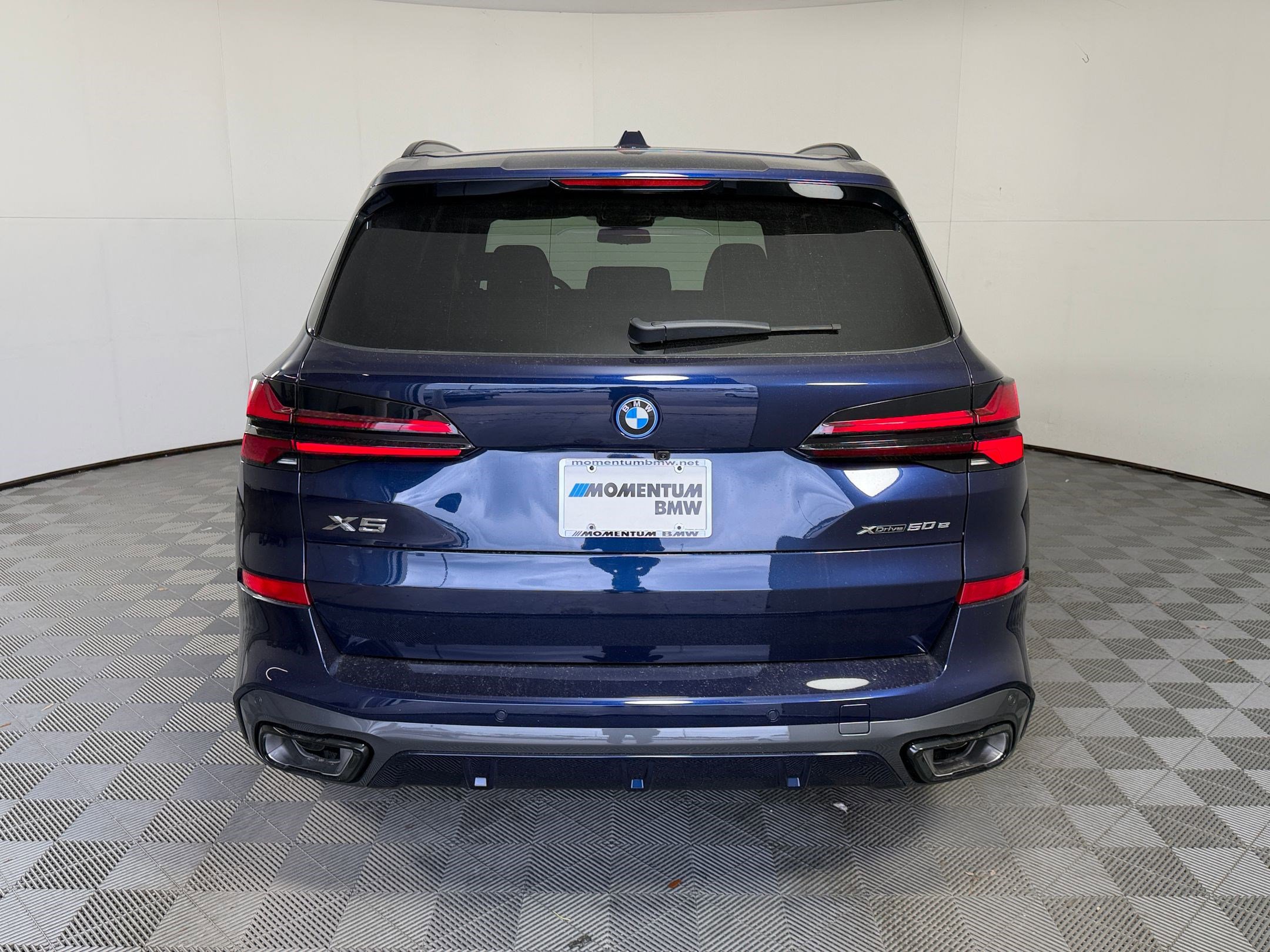 New 2026 BMW X5 xDrive50e w/ M Sport Package AWD/4WD image 10