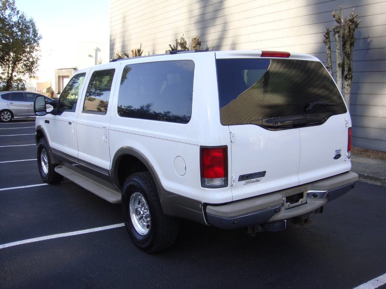 Used 2001 Ford Excursion Limited image 8