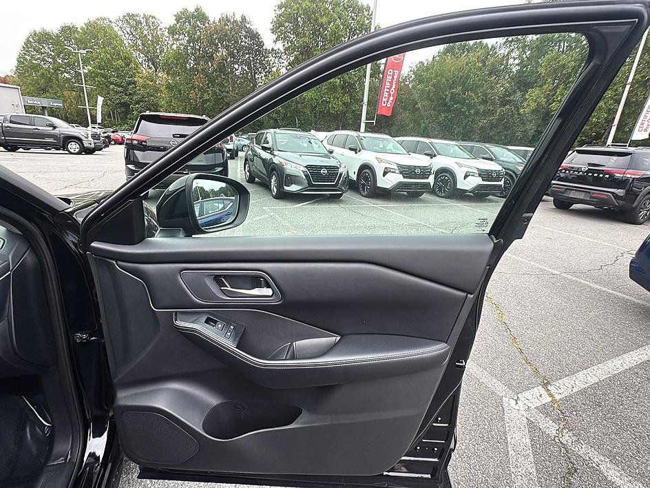 Certified 2025 Nissan Rogue SV AWD/4WD image 31