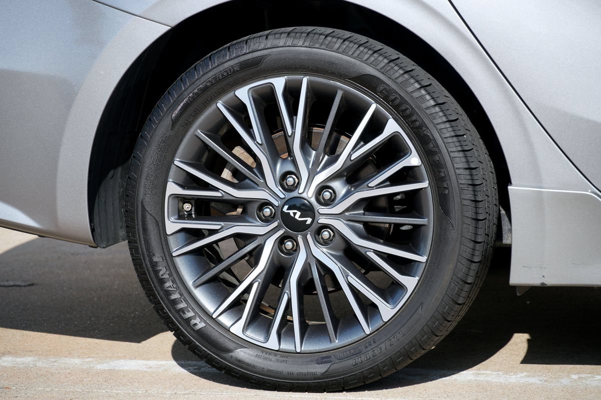 Used 2024 Kia Forte GT-Line FWD image 30