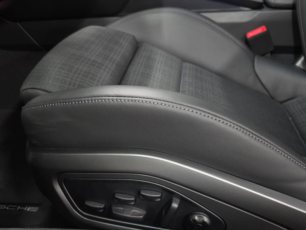 New 2026 Porsche 911 Carrera T RWD image 25