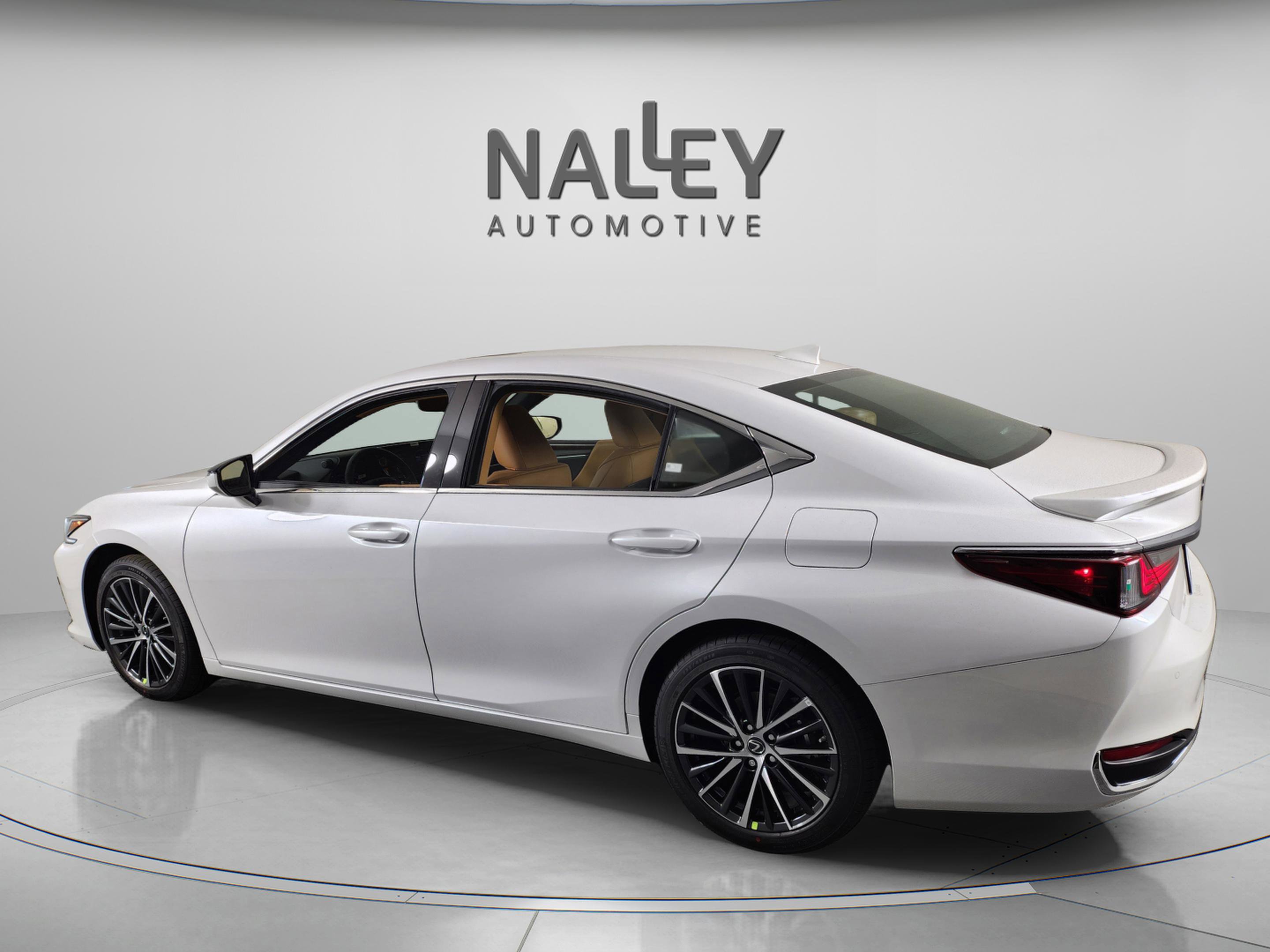 New 2025 Lexus ES 300h w/ Premium Package image 3