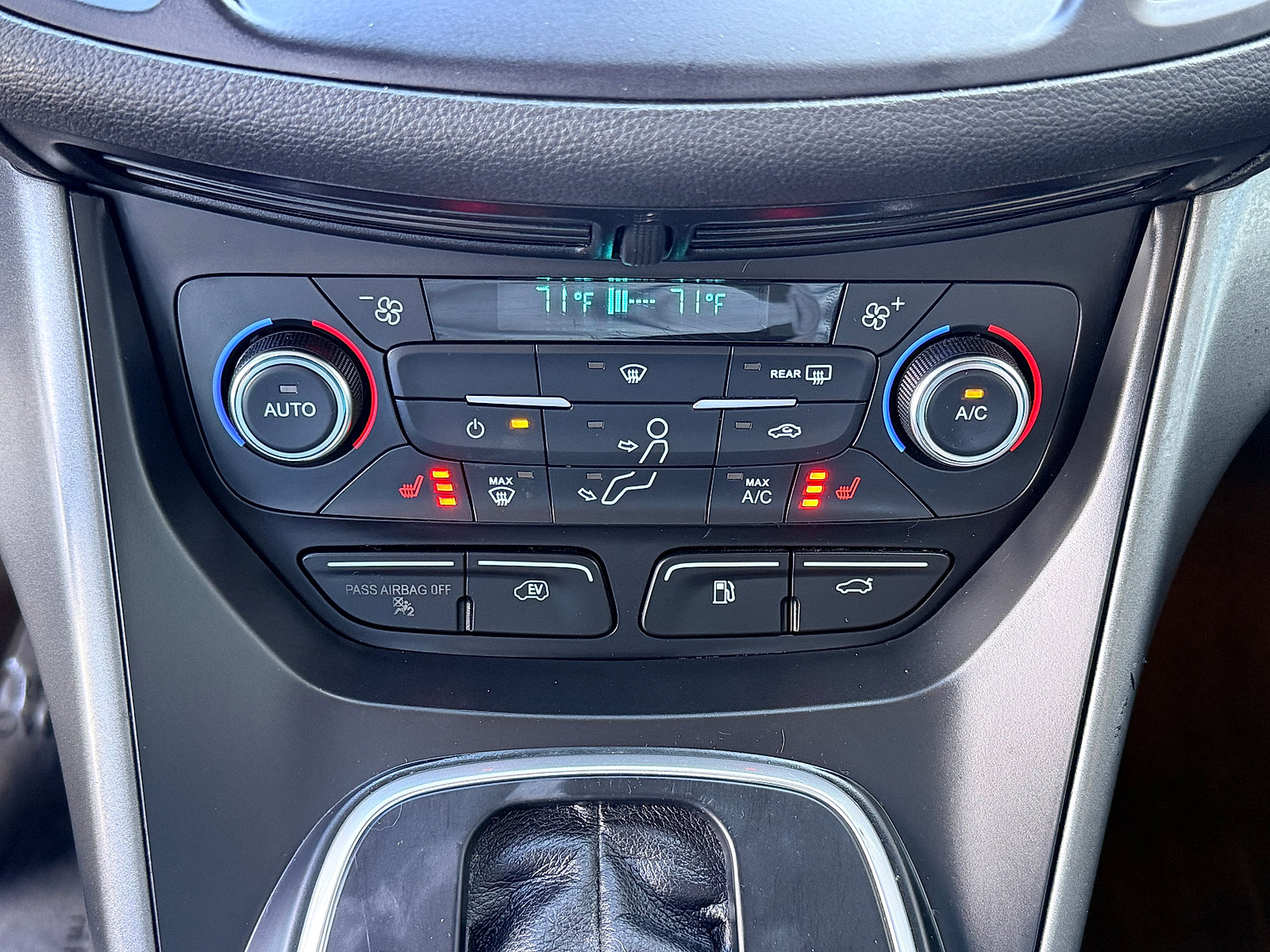 Used 2017 Ford C-MAX Energi SE w/ Equipment Group 401A image 20