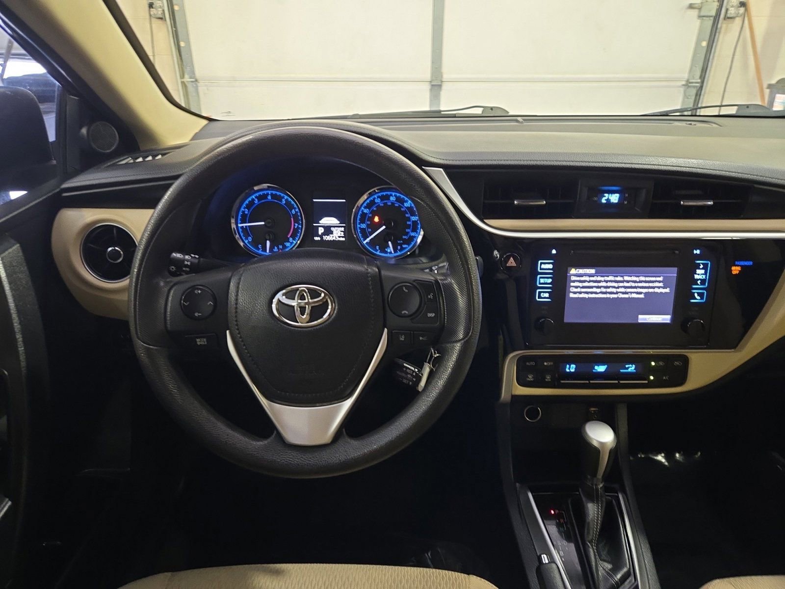 Used 2018 Toyota Corolla LE FWD image 18