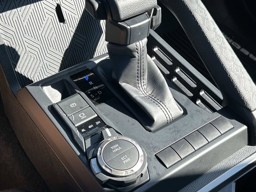 Used 2024 Toyota Tacoma SR5 AWD/4WD image 40