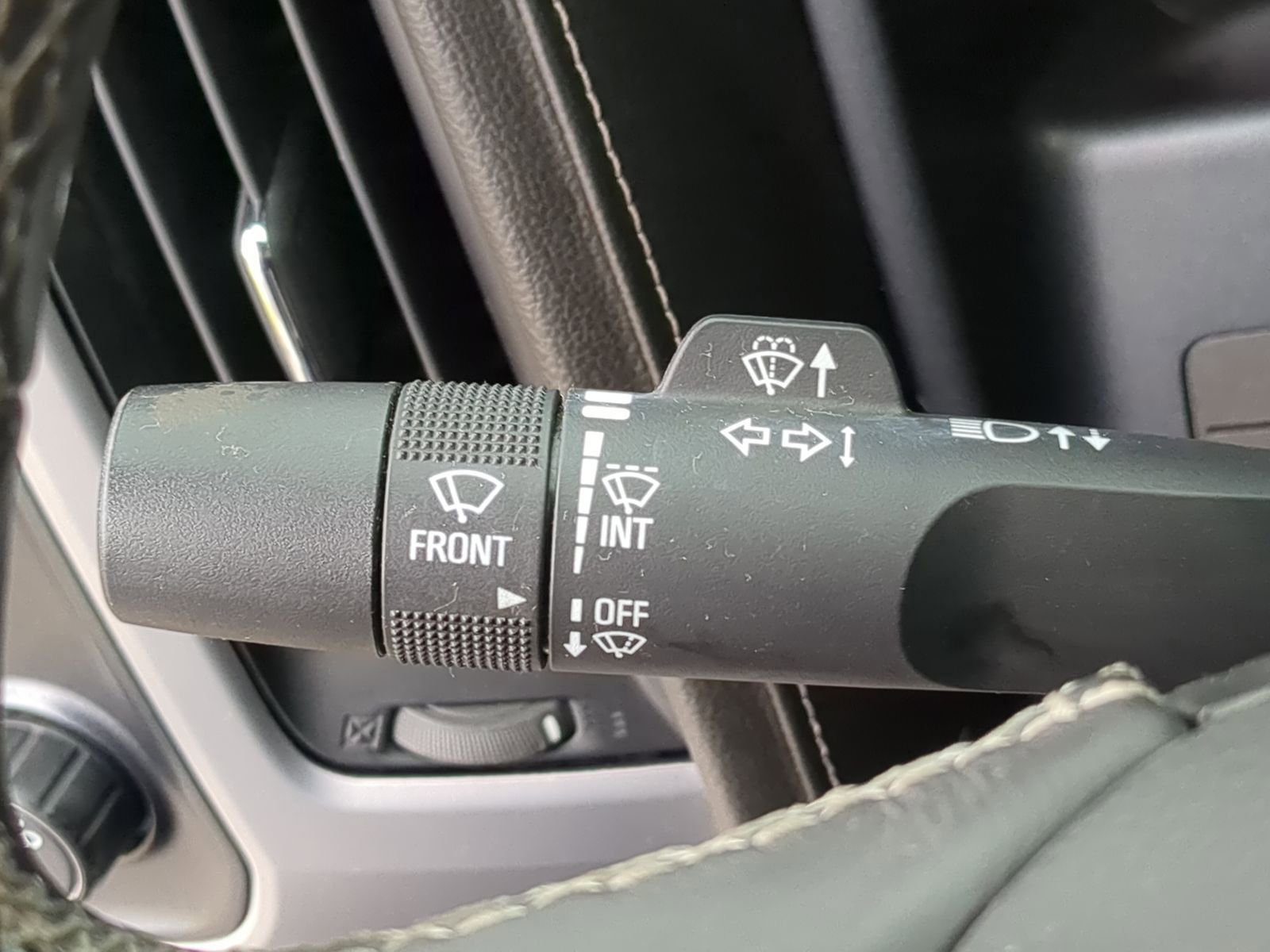 Used 2018 GMC Sierra 1500 SLE w/ SLE Value Package image 32