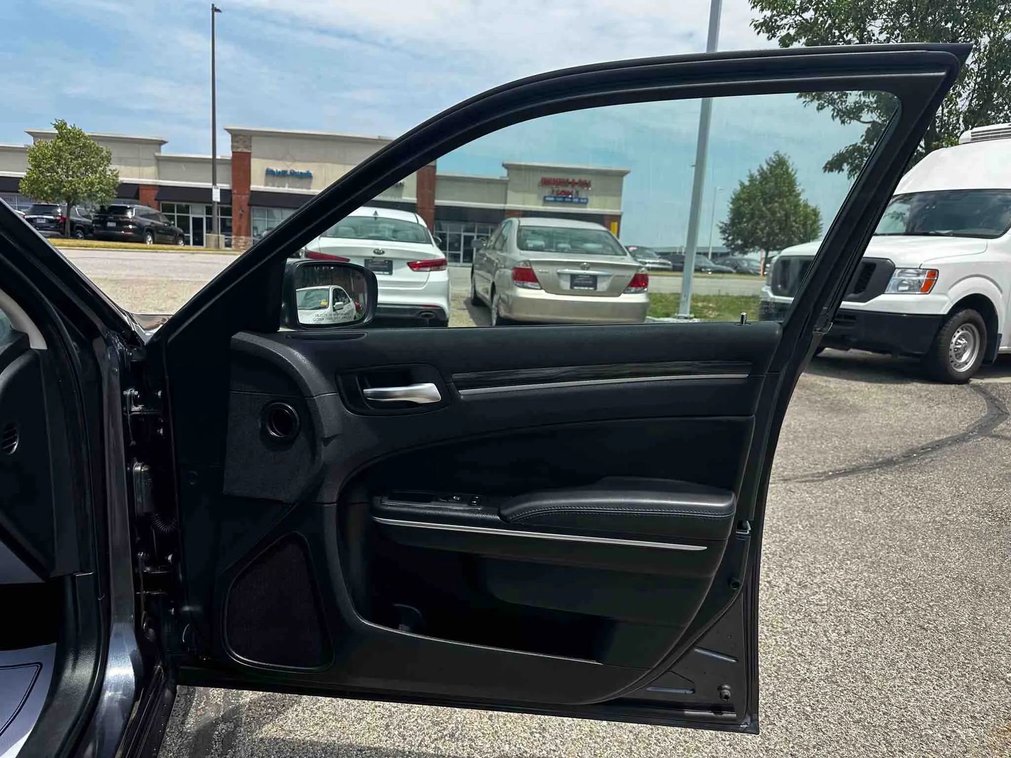 Used 2018 Chrysler 300 Touring w/ Driver Convenience Group image 49