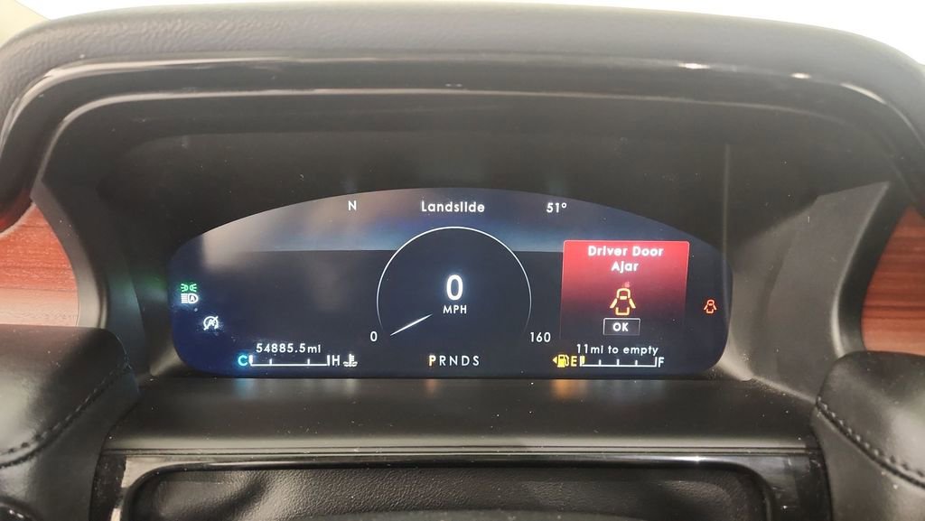 Used 2022 Lincoln Nautilus Reserve w/ Luxury Package image 11