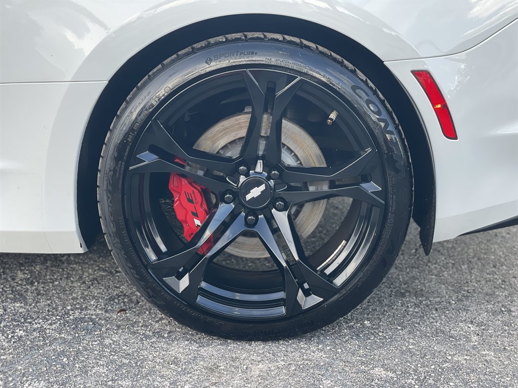 Used 2019 Chevrolet Camaro SS RWD image 33