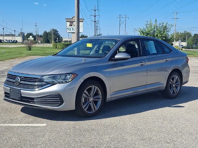 Used 2024 Volkswagen Jetta SE FWD image 9