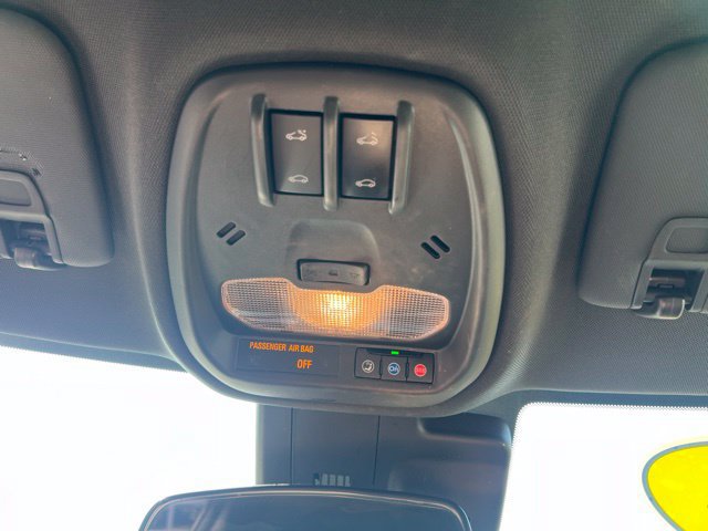 Used 2024 Chevrolet Trax RS w/ Sunroof Package FWD image 31