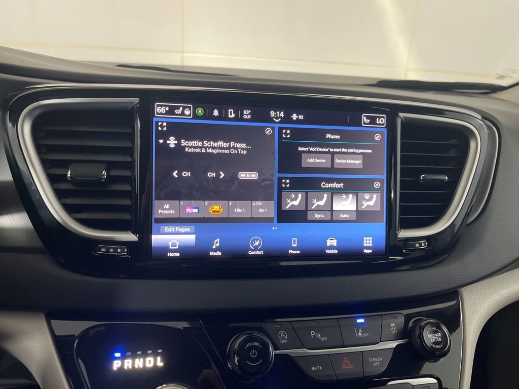 Used 2024 Chrysler Pacifica Touring-L image 62