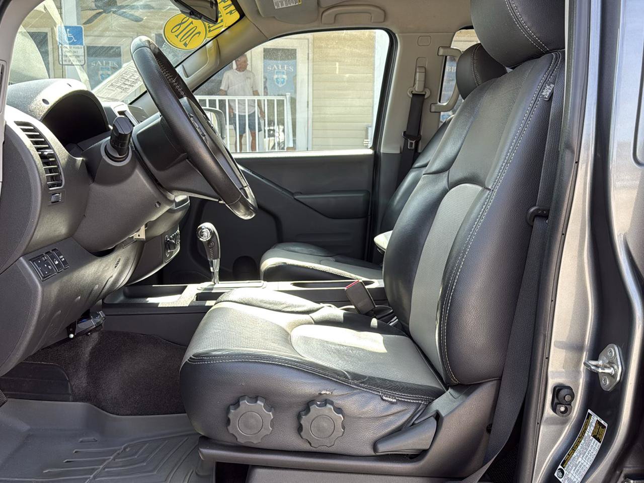 Used 2018 Nissan Frontier PRO-4X AWD/4WD image 30