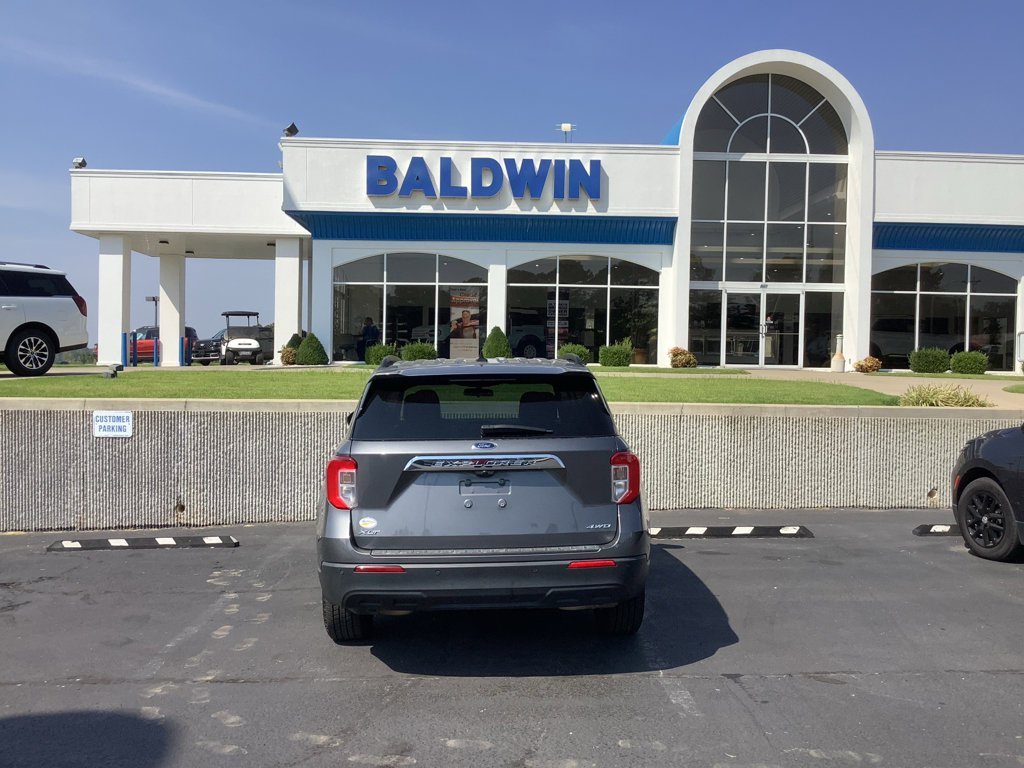 Used 2022 Ford Explorer XLT image 6