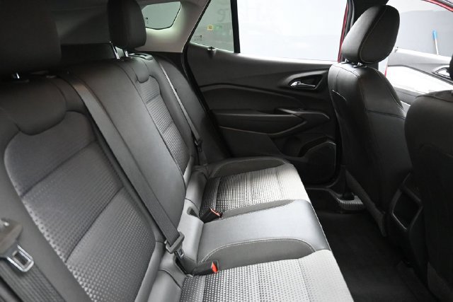 Used 2025 Chevrolet Trax LT FWD image 29