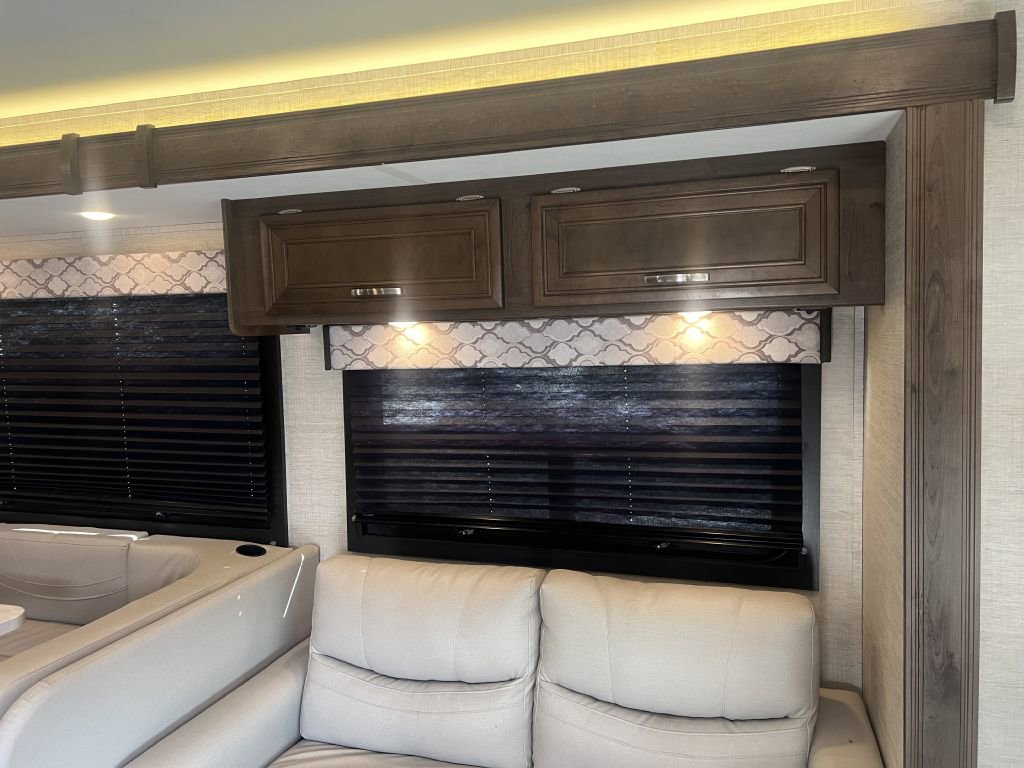 Used 2022 Ford E-450 and Econoline 450 Super Duty w/ Motorhome Prep Package image 70