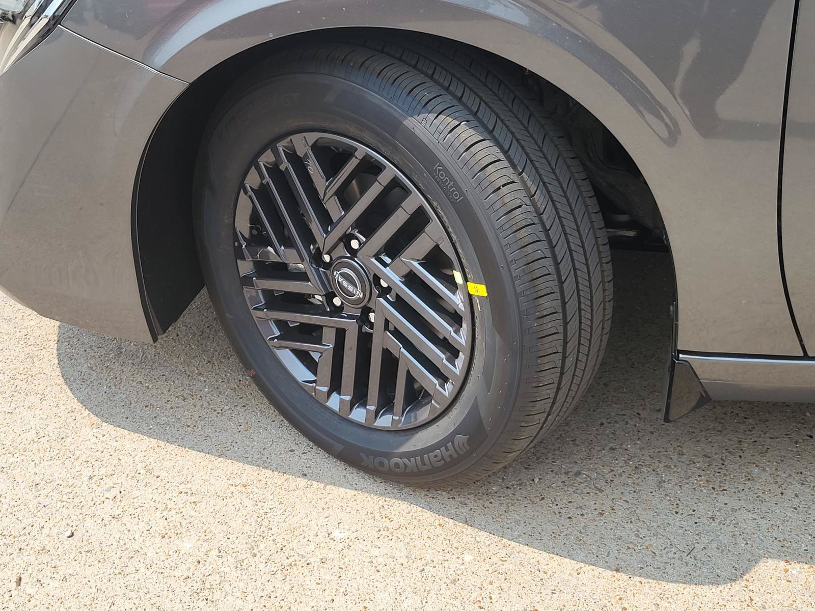 New 2027 Nissan Sentra SV w/ Floor Mat Package FWD image 9