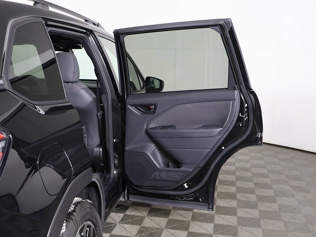 Used 2025 Subaru Forester Premium image 22