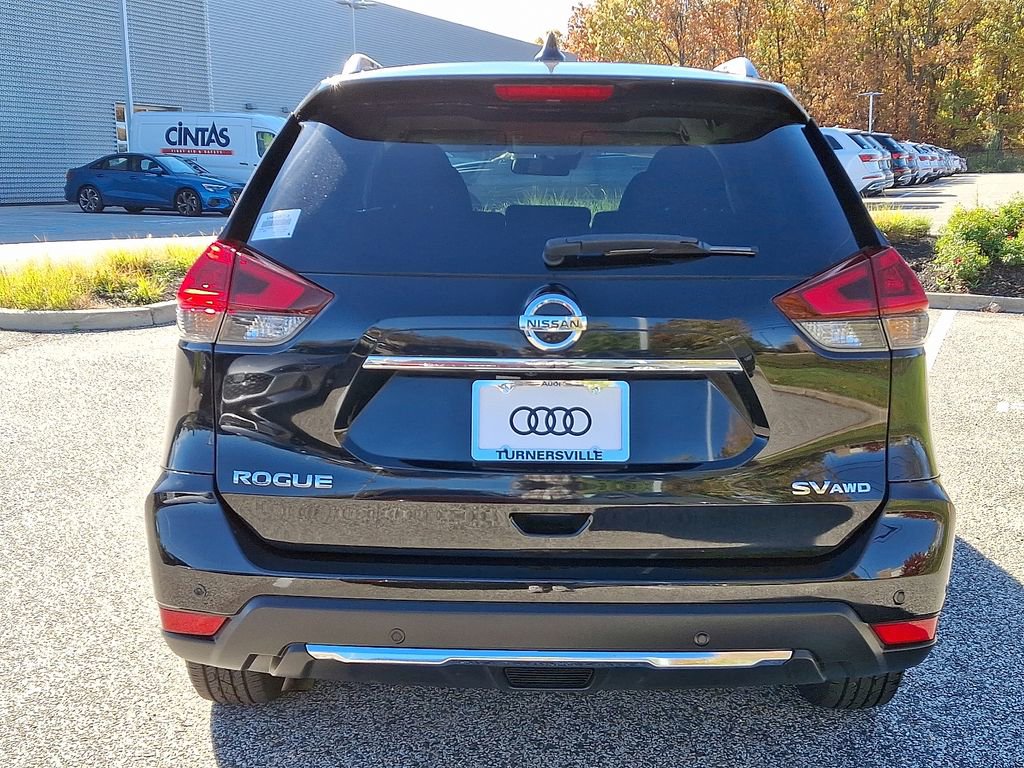 Used 2019 Nissan Rogue SV image 5