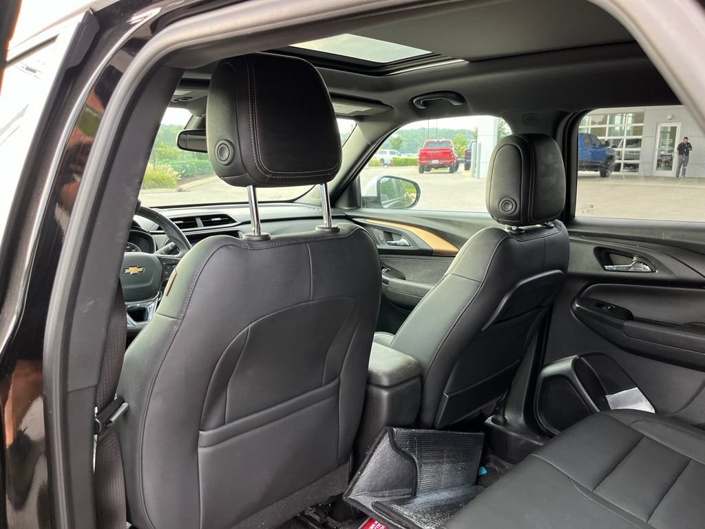 Used 2021 Chevrolet TrailBlazer ACTIV w/ Sun and Liftgate Package AWD/4WD image 9