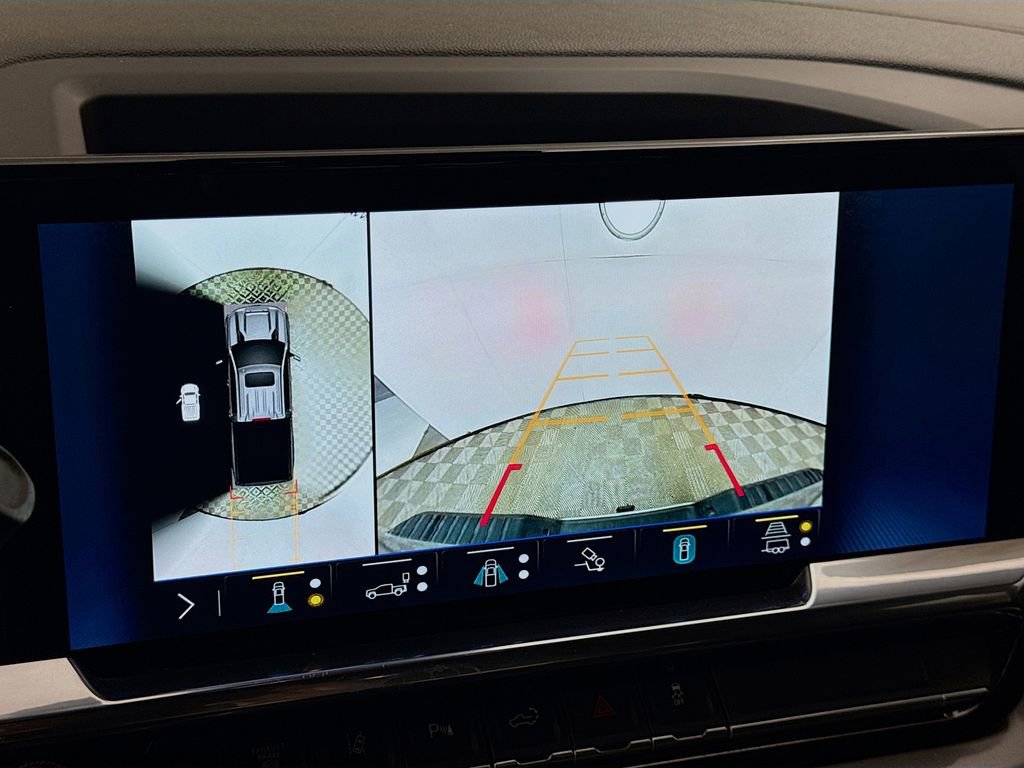 Used 2024 Chevrolet Silverado 2500 High Country image 17