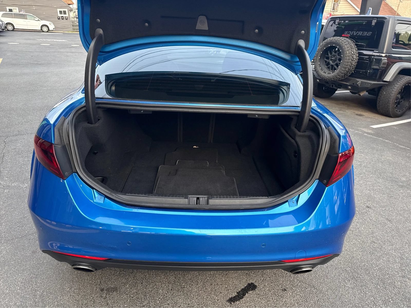 Used 2019 Alfa Romeo Giulia Ti AWD/4WD image 13