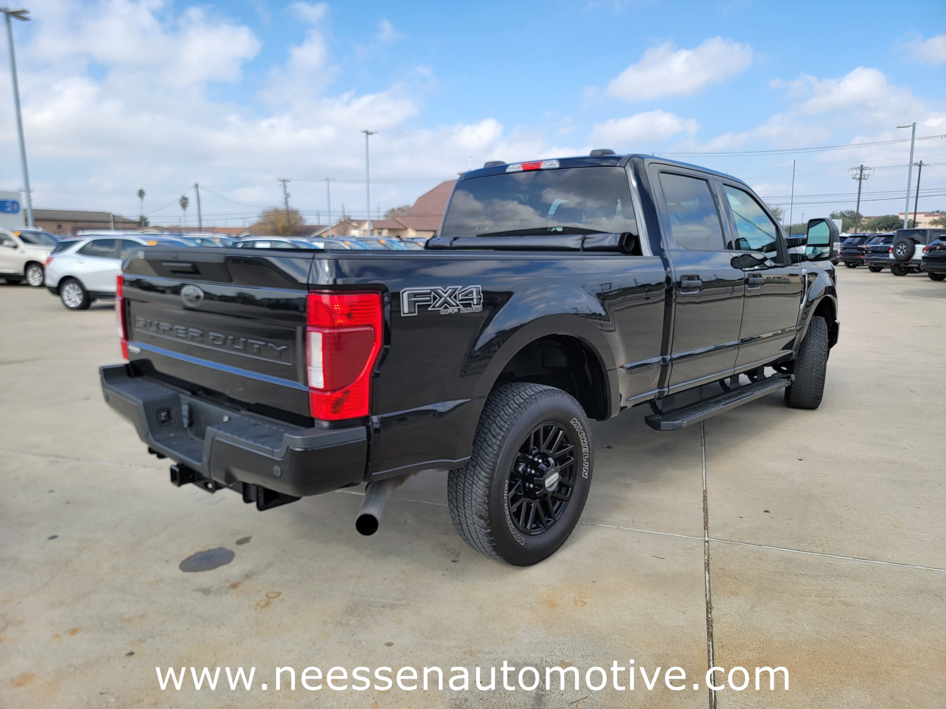 Used 2022 Ford F250 XLT w/ Black Appearance Package image 7