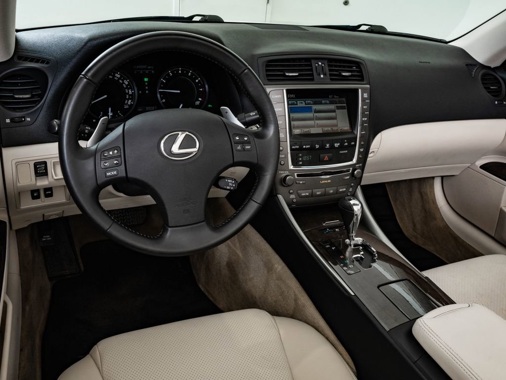 Used 2010 Lexus IS 250C image 5