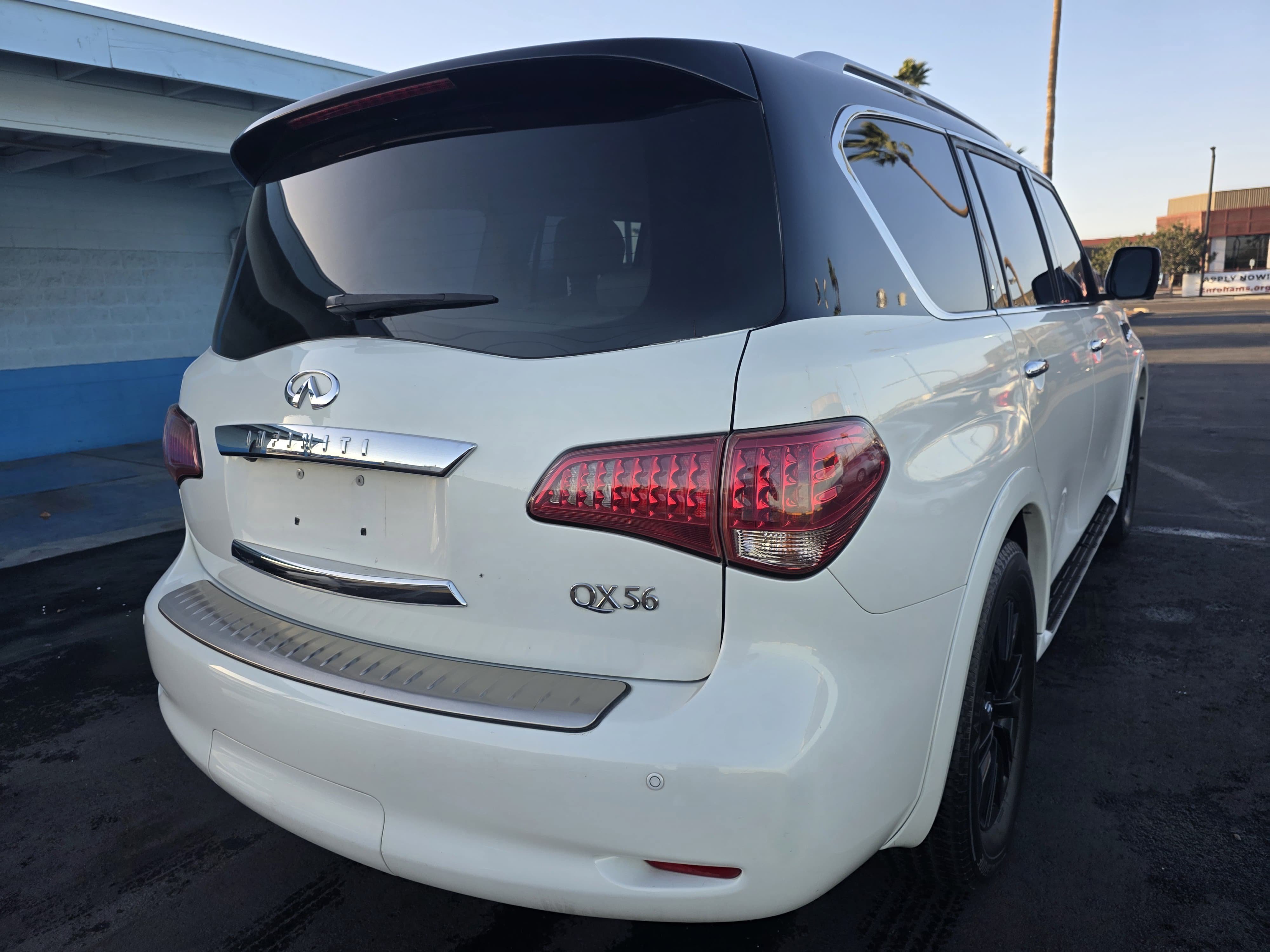 Used 2012 INFINITI QX56 2WD w/ Theater Pkg image 3