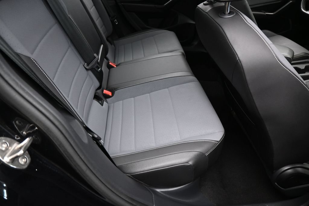 Used 2025 Volkswagen Jetta SE FWD image 37