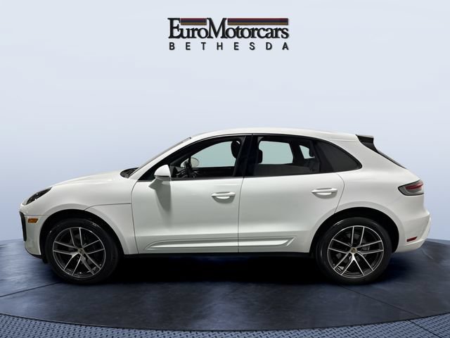 Used 2024 Porsche Macan AWD/4WD image 2