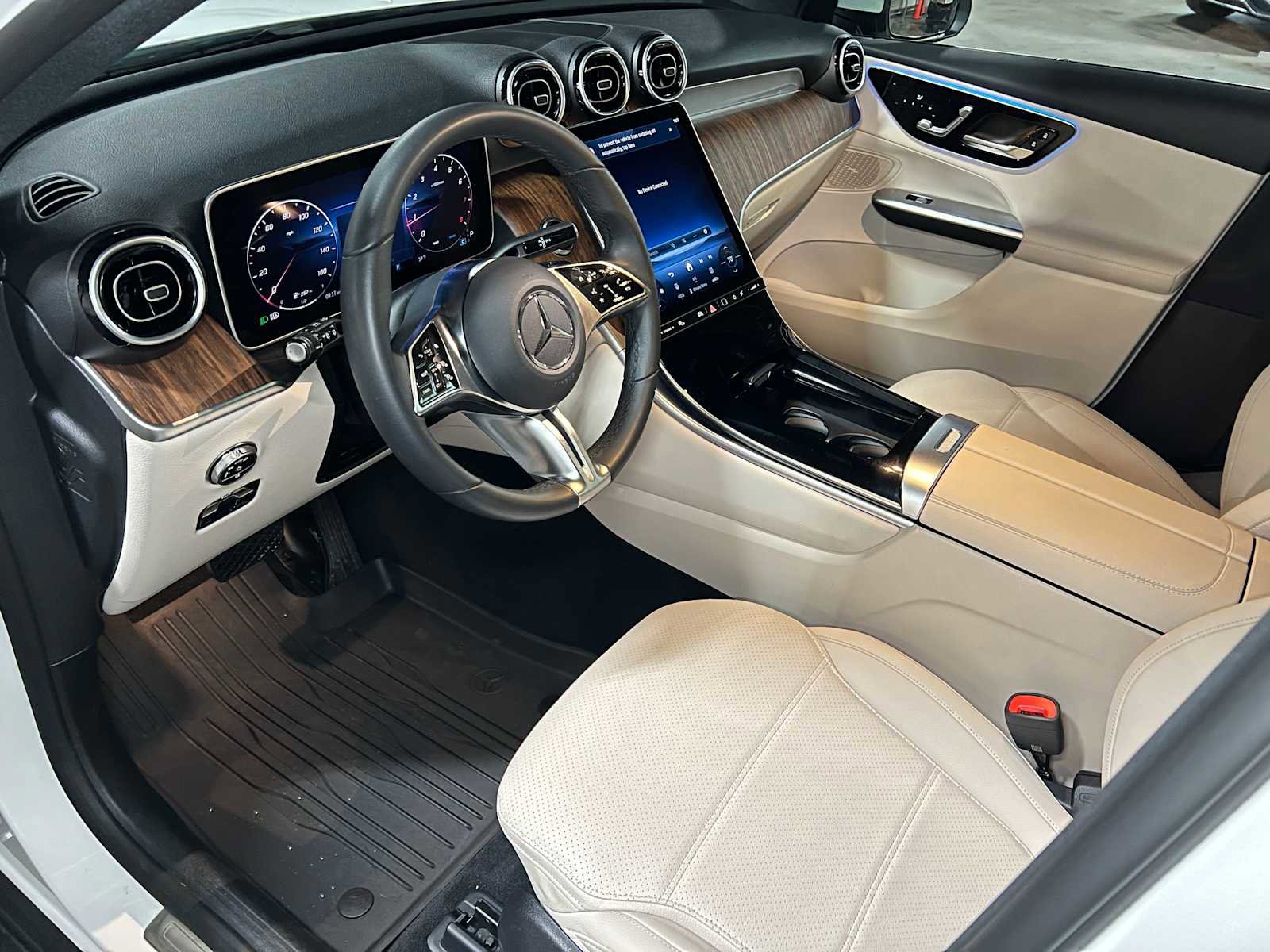 Used 2026 Mercedes-Benz GLC 300 4MATIC image 25