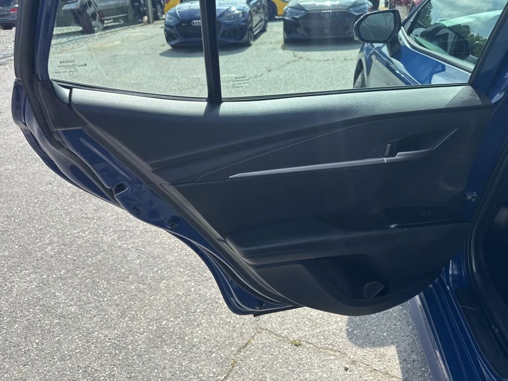Used 2025 Toyota Camry SE FWD image 27
