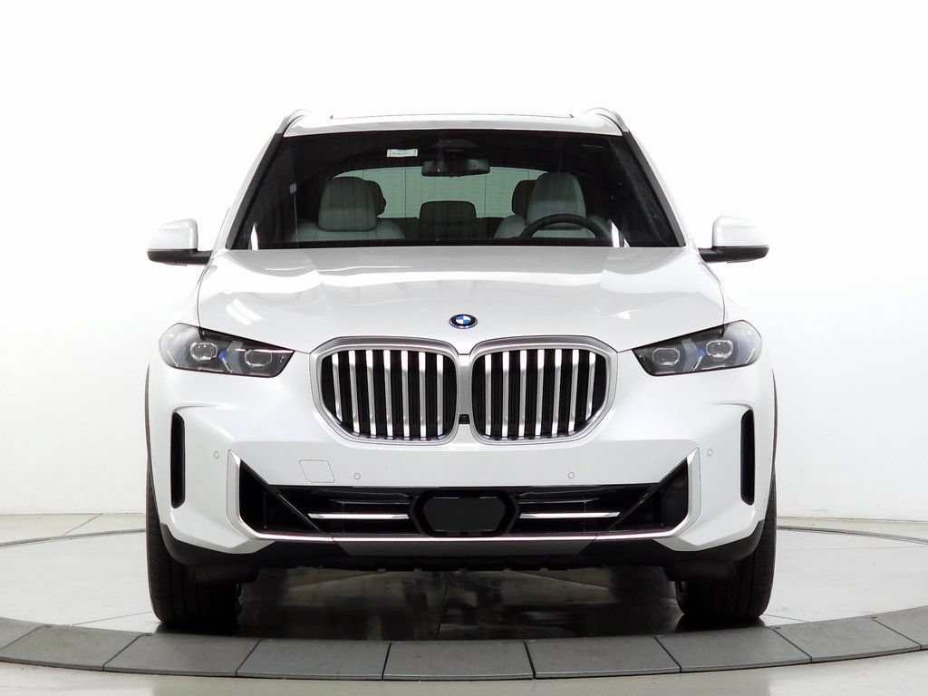 Used 2026 BMW X5 xDrive50e w/ Premium Package AWD/4WD image 2