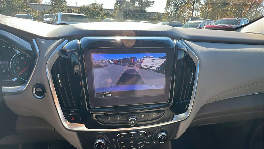 Used 2021 Chevrolet Traverse LT image 33