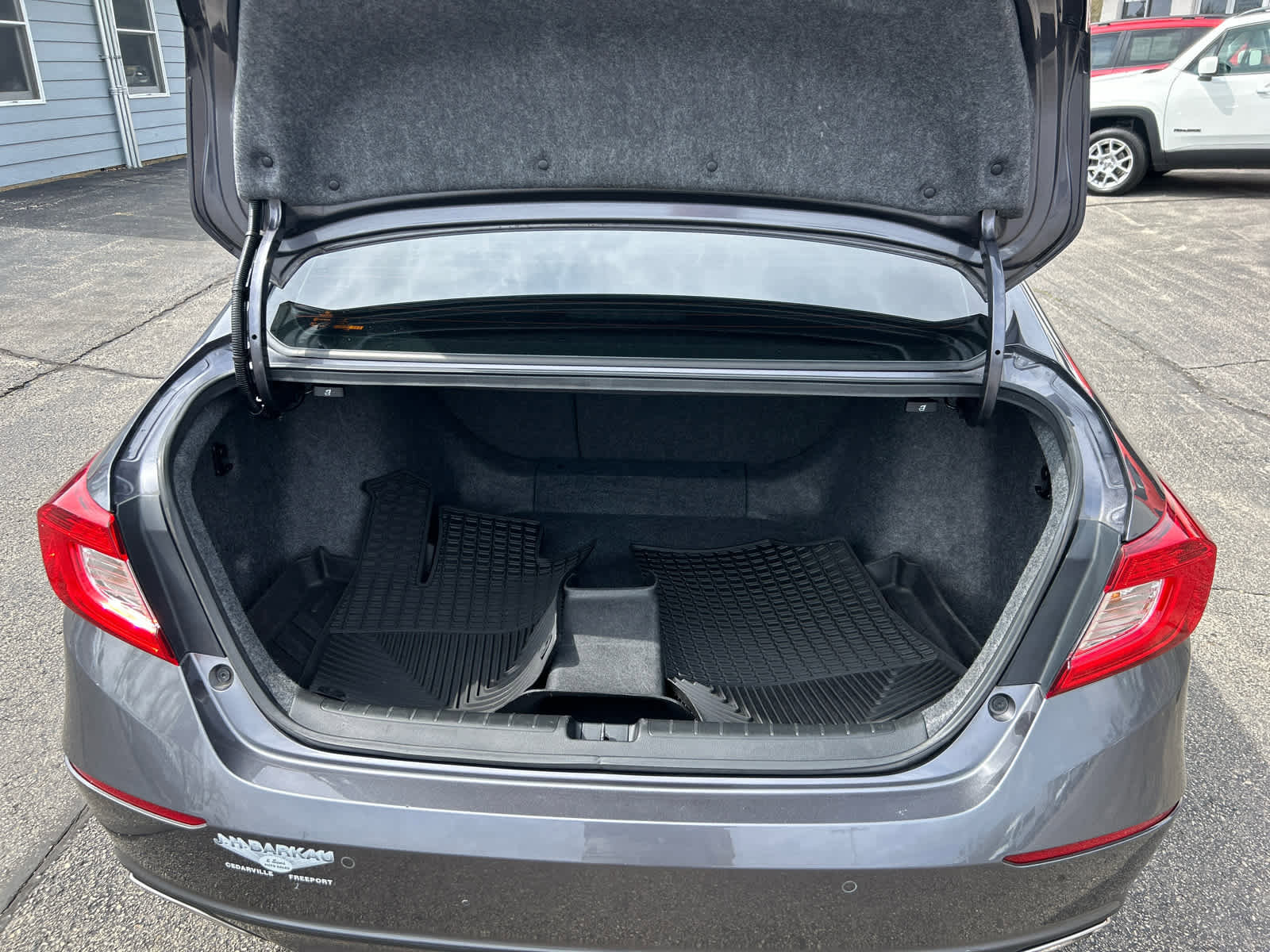 Used 2018 Honda Accord Touring image 25