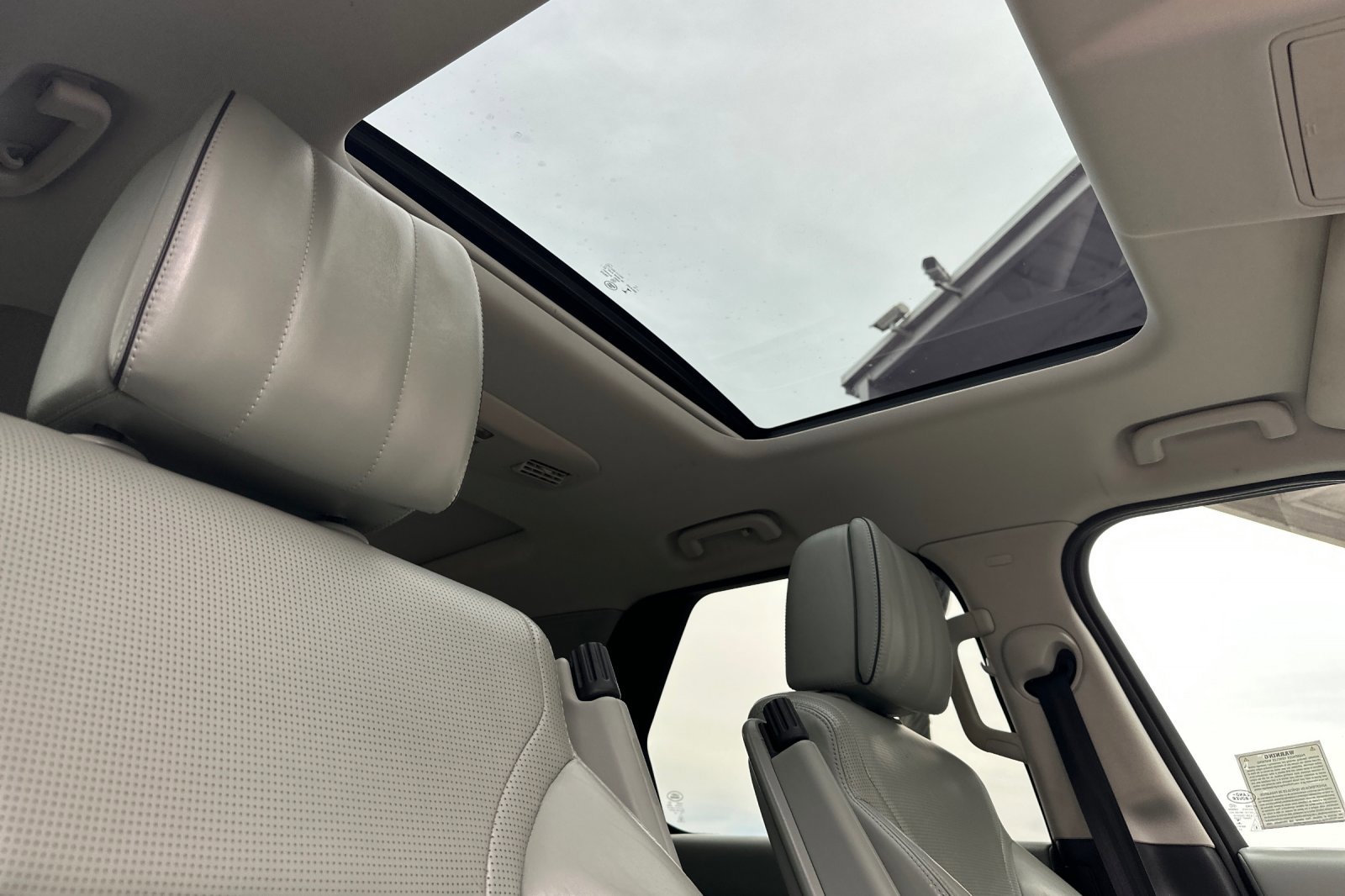 Used 2020 Land Rover Discovery HSE Luxury image 18