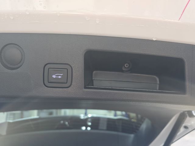 New 2026 Chevrolet Equinox LT w/ Convenience Package II AWD/4WD image 16