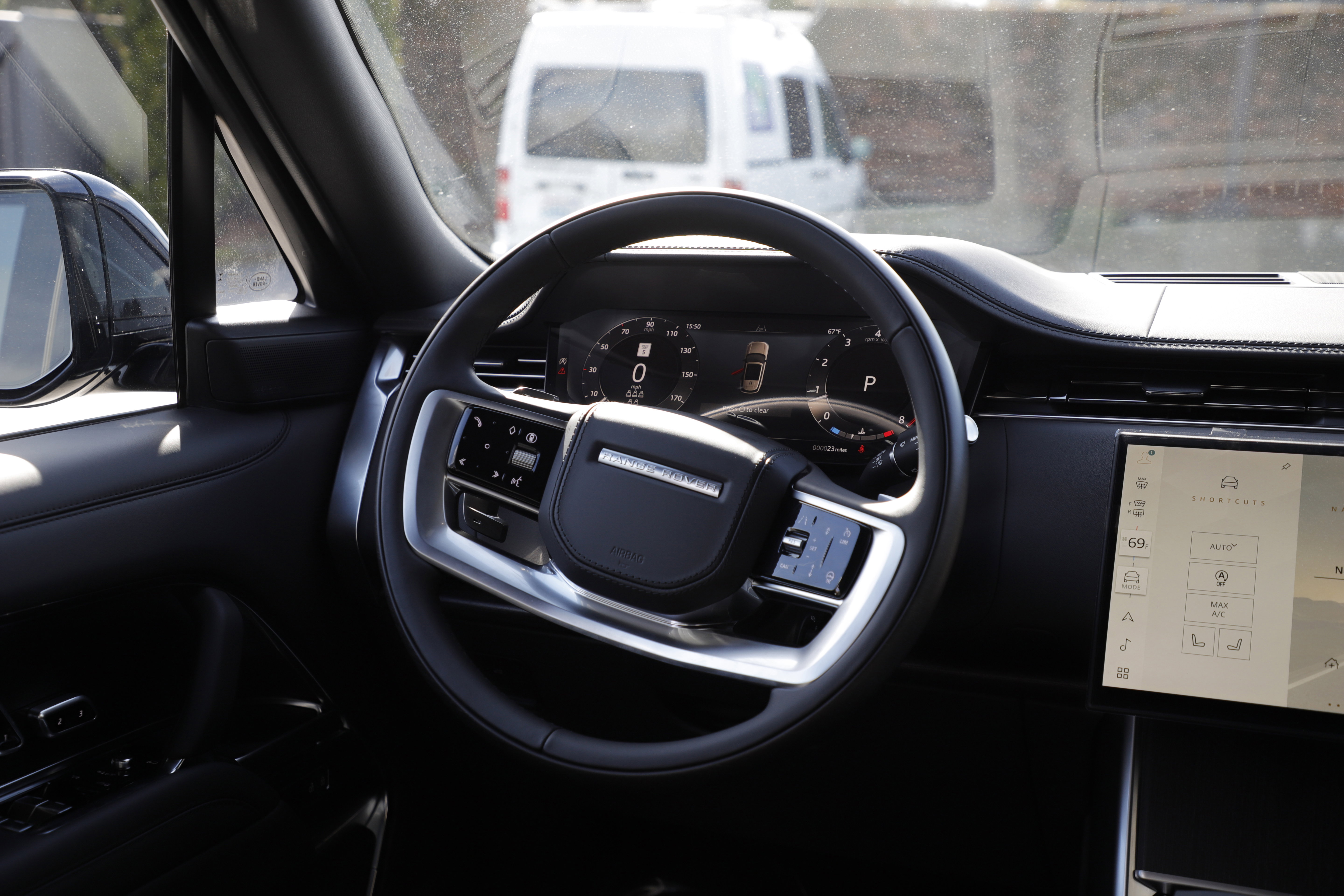 New 2026 Land Rover Range Rover Long Wheelbase SE AWD/4WD image 14
