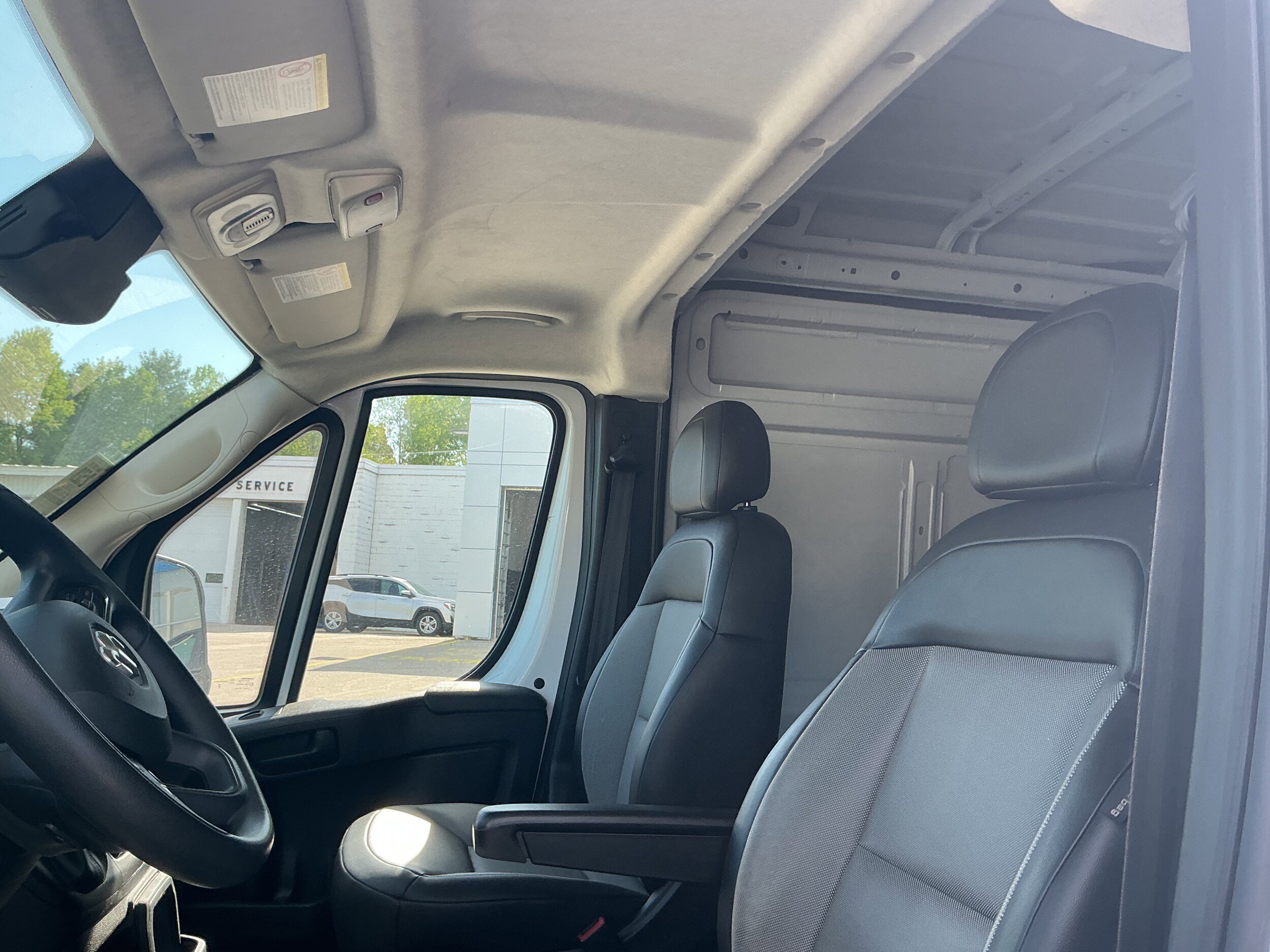Used 2023 RAM ProMaster 2500 FWD image 8