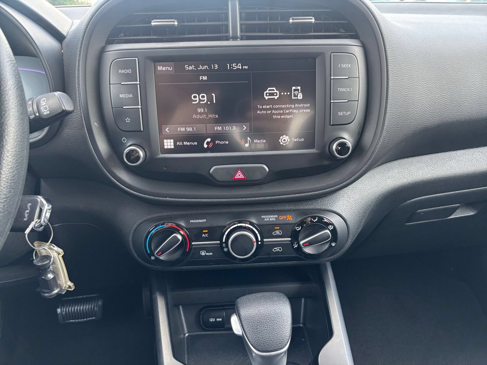 Used 2025 Kia Soul LX w/ LX Technology Package FWD image 17