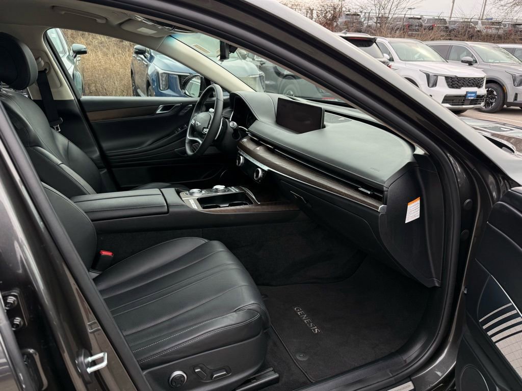 Used 2024 Genesis G80 image 25
