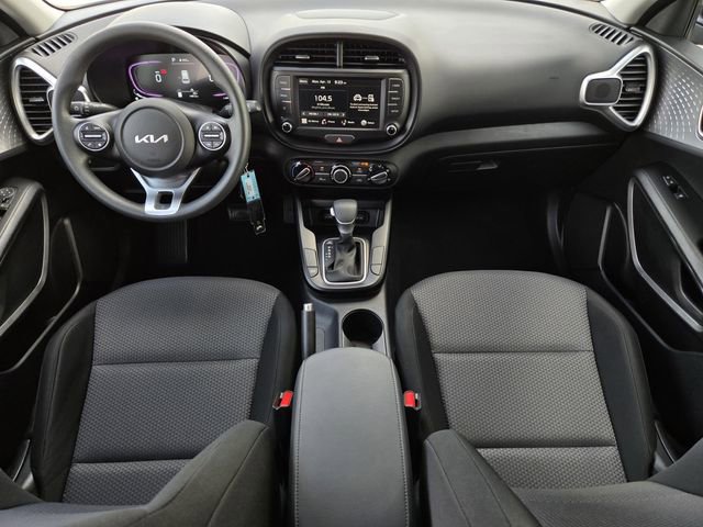 Used 2025 Kia Soul LX image 15