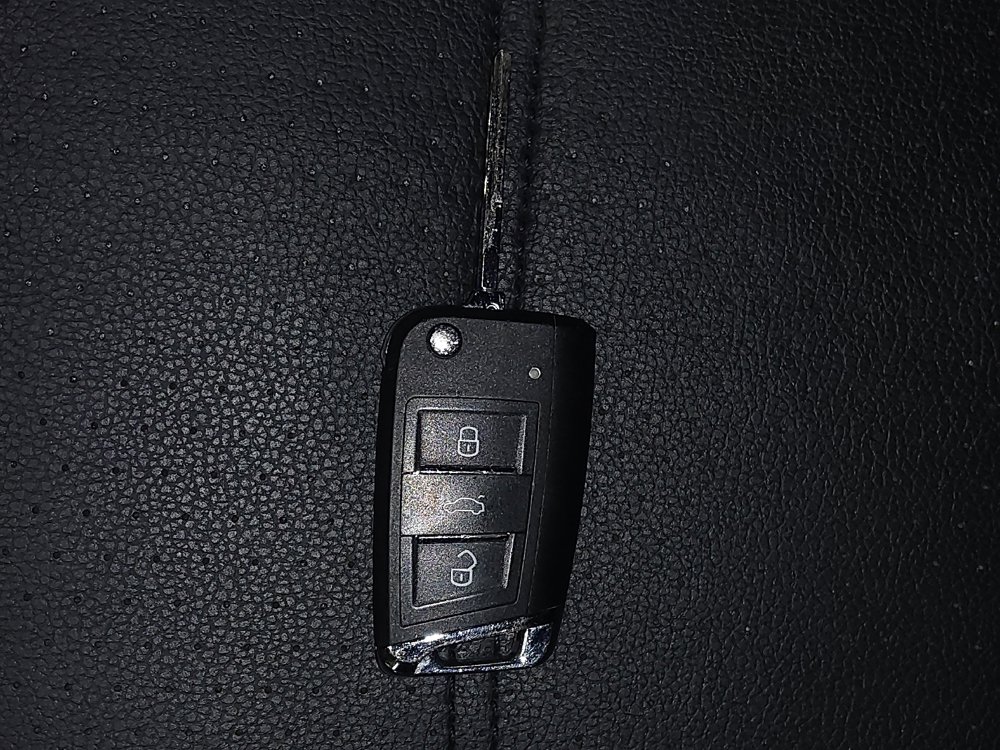 Used 2017 Volkswagen Passat 1.8T R-Line image 32