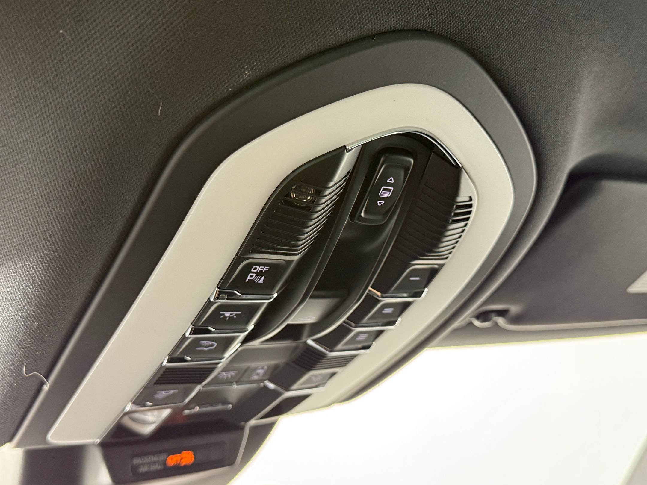 Certified 2026 Porsche Macan AWD/4WD image 19