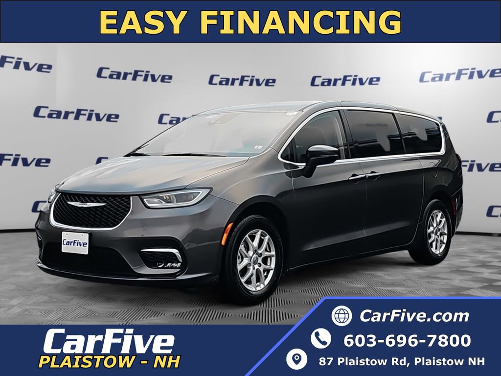 Used 2023 Chrysler Pacifica Touring-L image 1