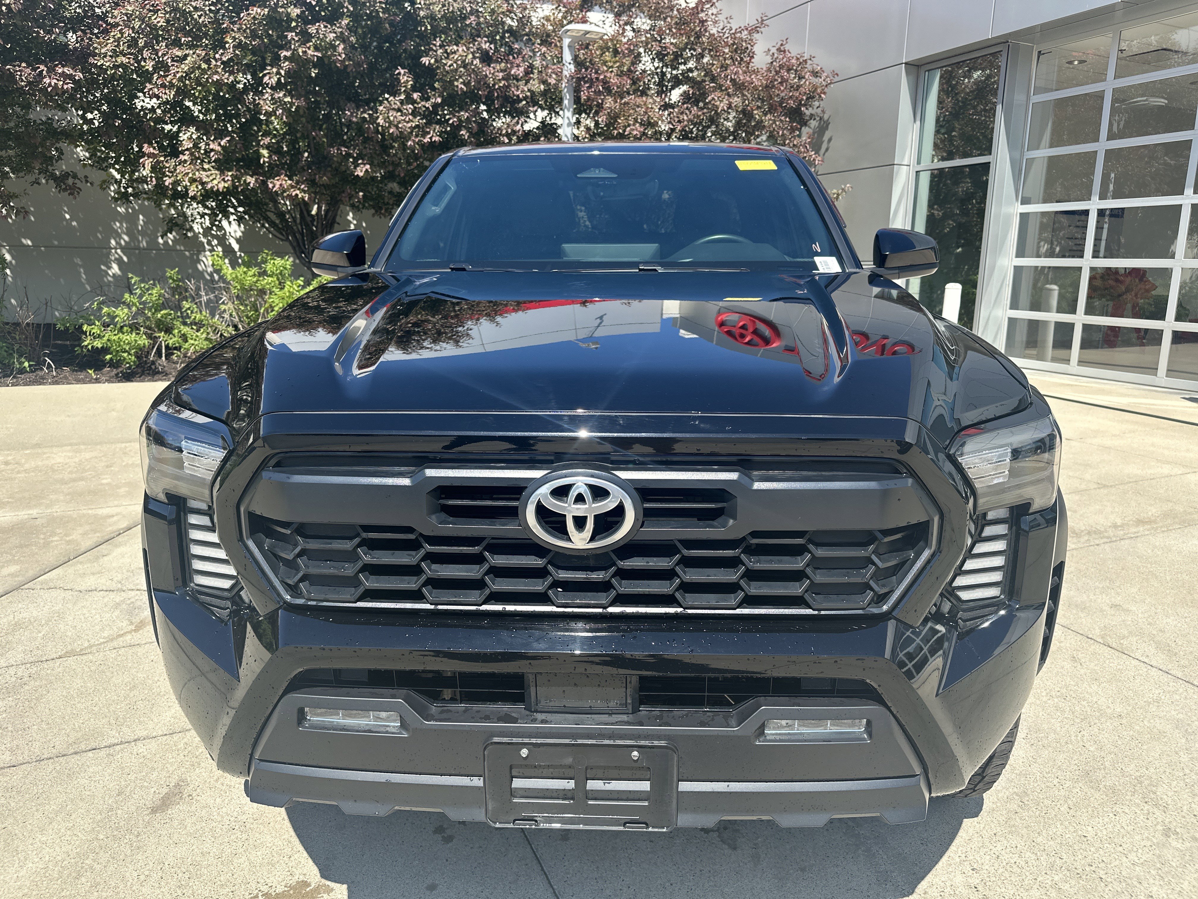 Used 2024 Toyota Tacoma TRD Off-Road AWD/4WD image 5