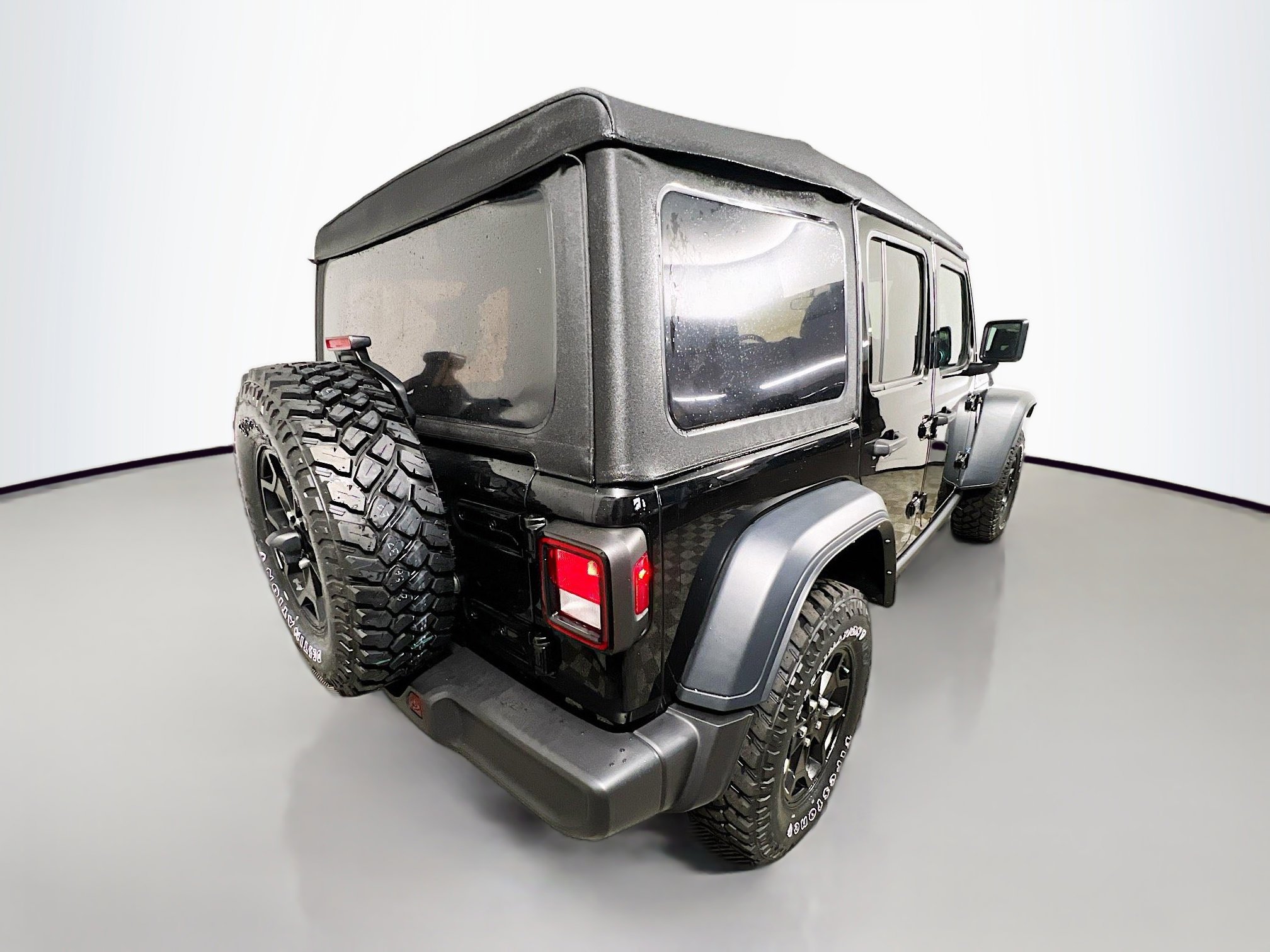 Used 2023 Jeep Wrangler Unlimited AWD/4WD image 4