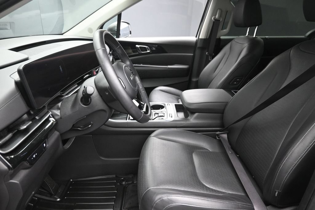 Used 2025 Kia Carnival SX Prestige FWD image 16