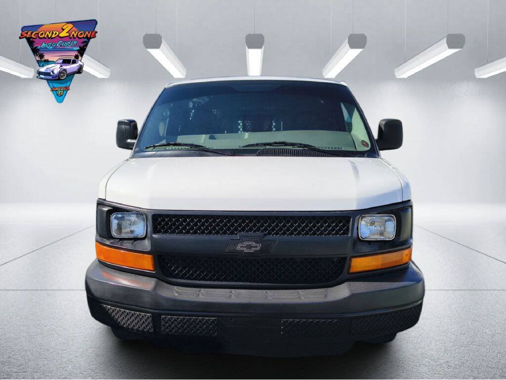 Used 2005 Chevrolet Express 2500 Extended RWD image 2